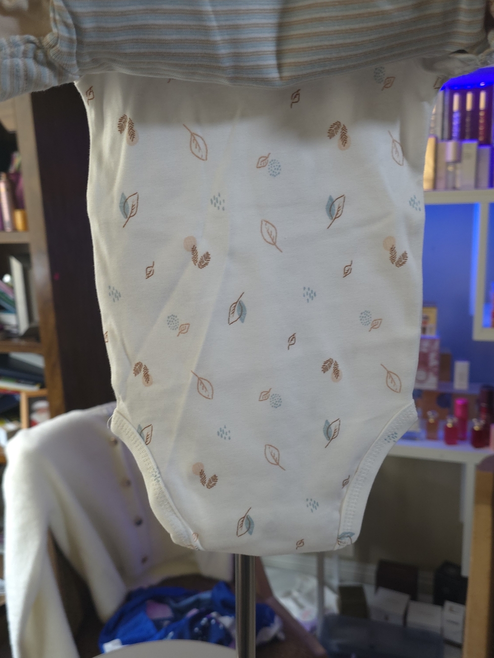 Neutral Koala Print Short-Sleeve Baby One-Piece - Beige Size 6m - Picture 3 of 3